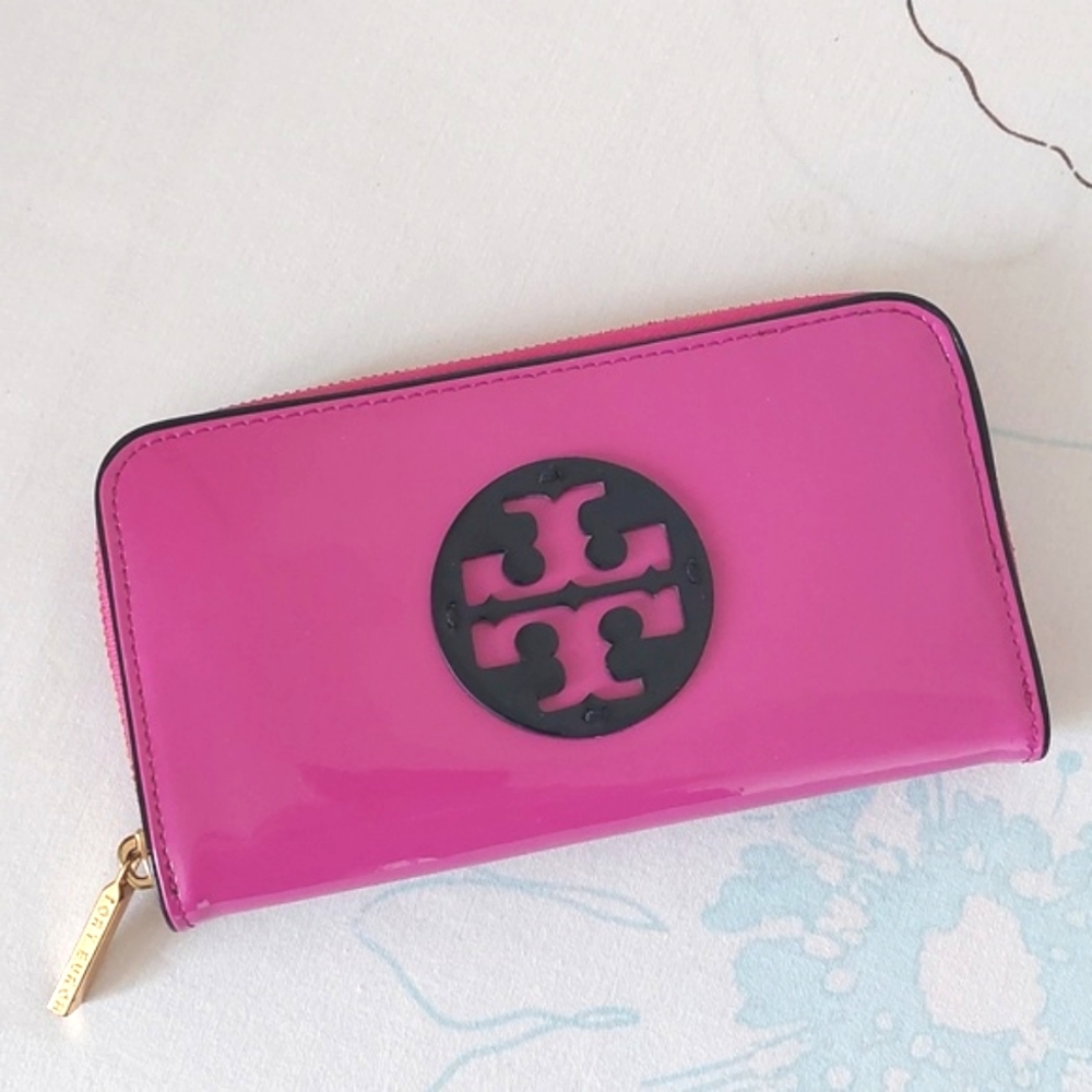 Tory burch large zip around wallet